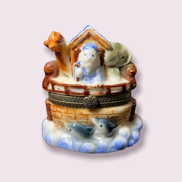 Vintage Noah's Ark Porcelain Trinket Box - Picture 1 of 3